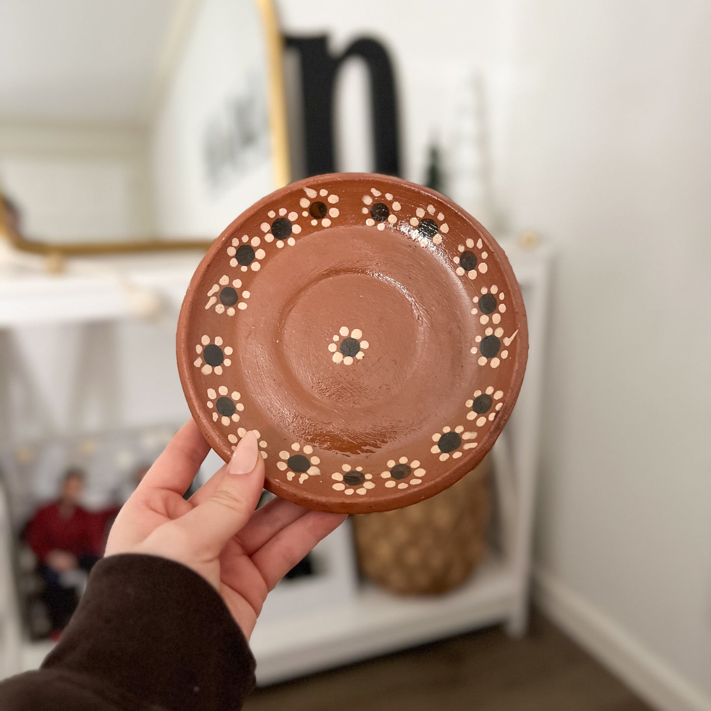Round Traditional Pottery Plates Redondo