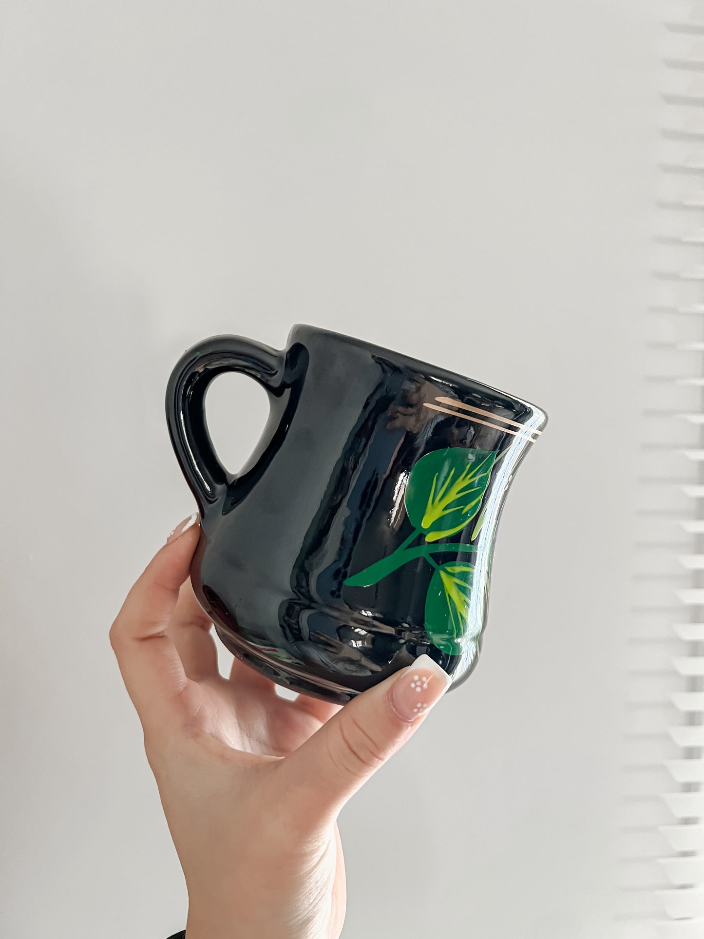 Black Ceramic Floral Artesanal Mug