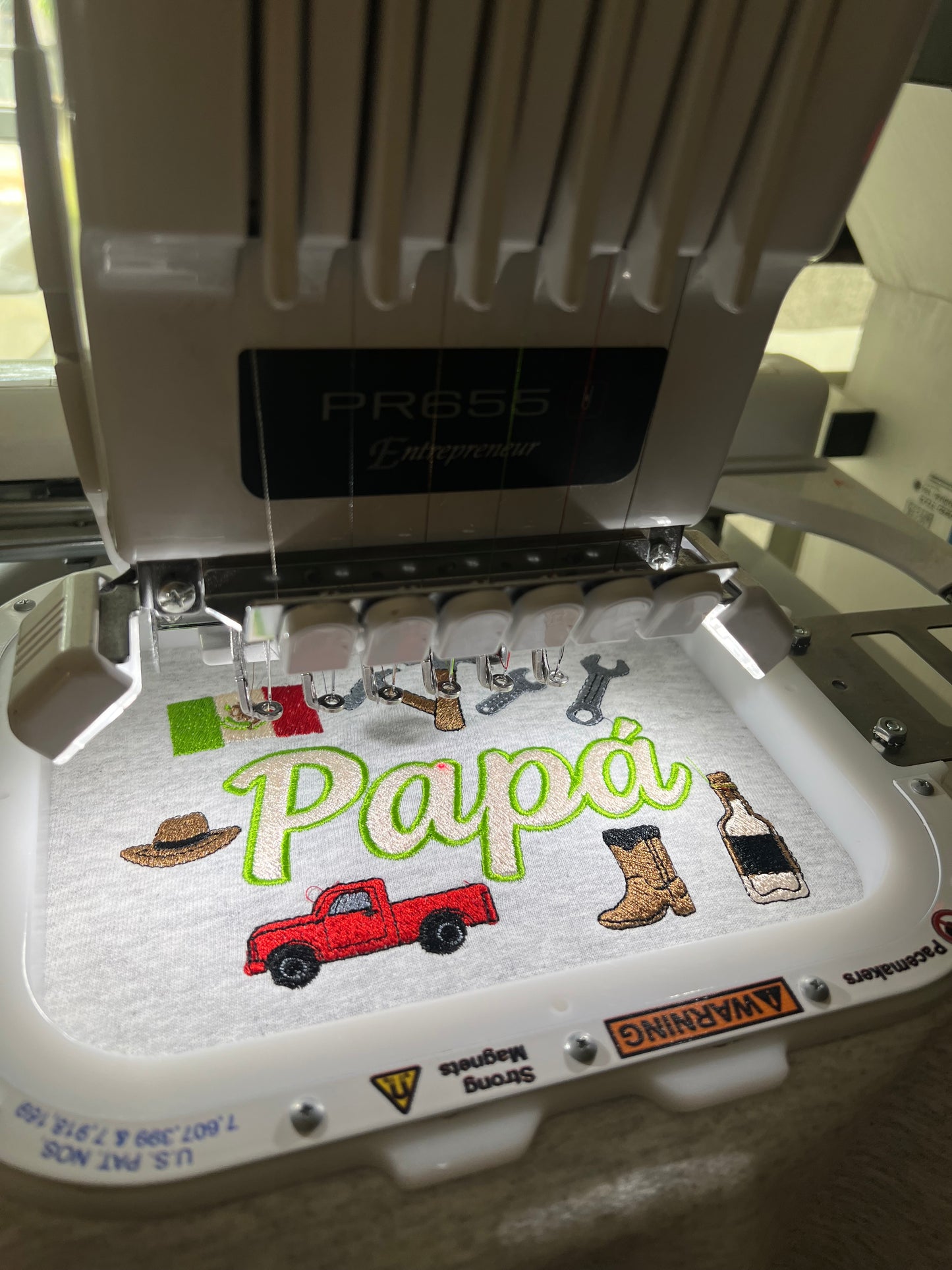 Papa • Embroidered T-shirt