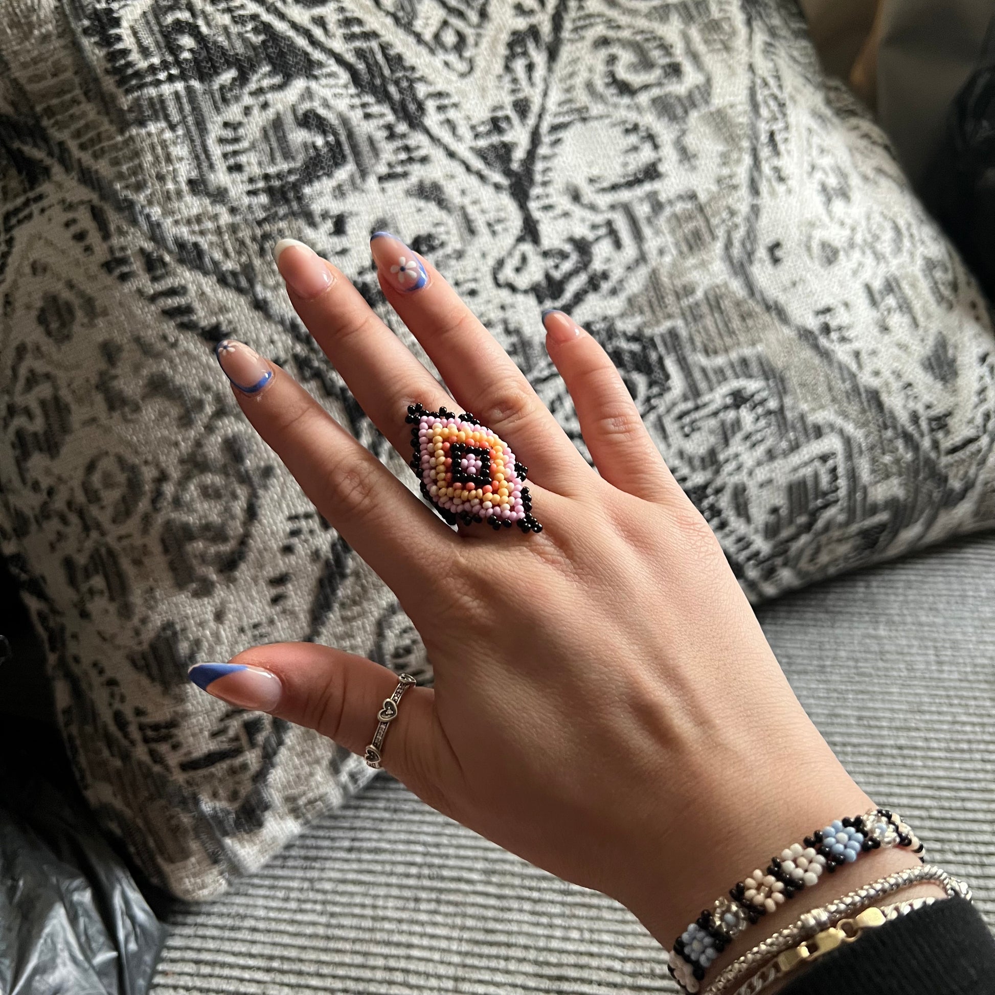 Avalaya 40mm D/Black Glass Bead Flower Stretch Ring Avalaya 40mm D/Black Glass Bead Flower Stretch Ring
