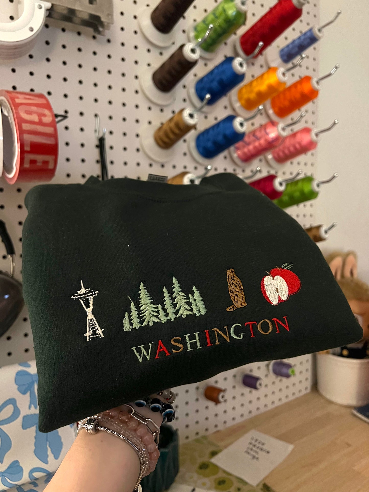 WASHINGTON State • Embroidered Sweater/Shirt