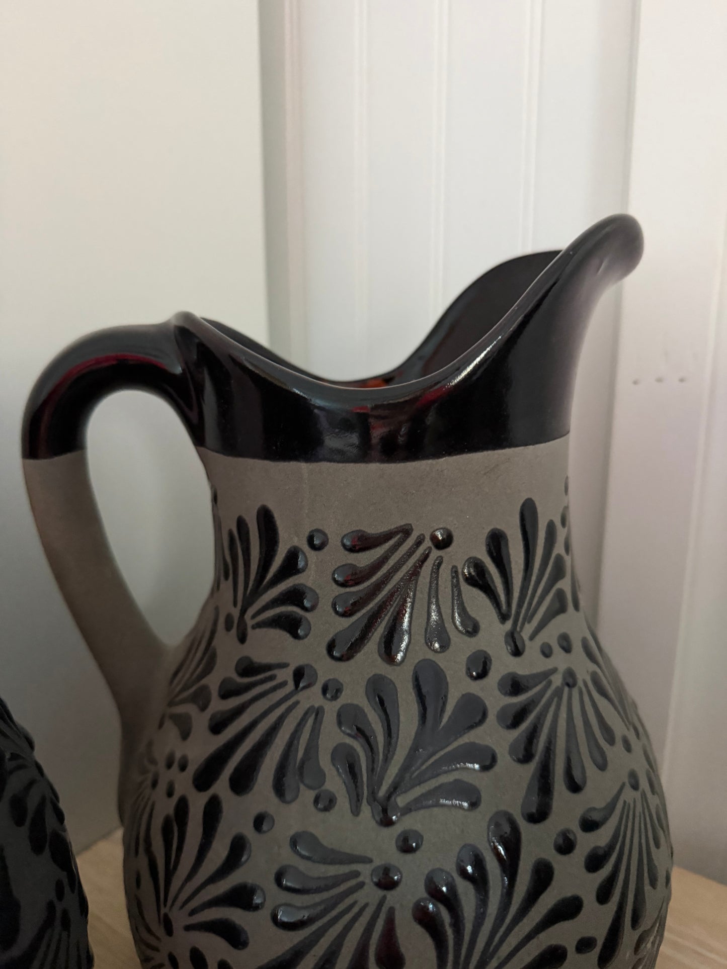 Black Pitcher (2 styles)