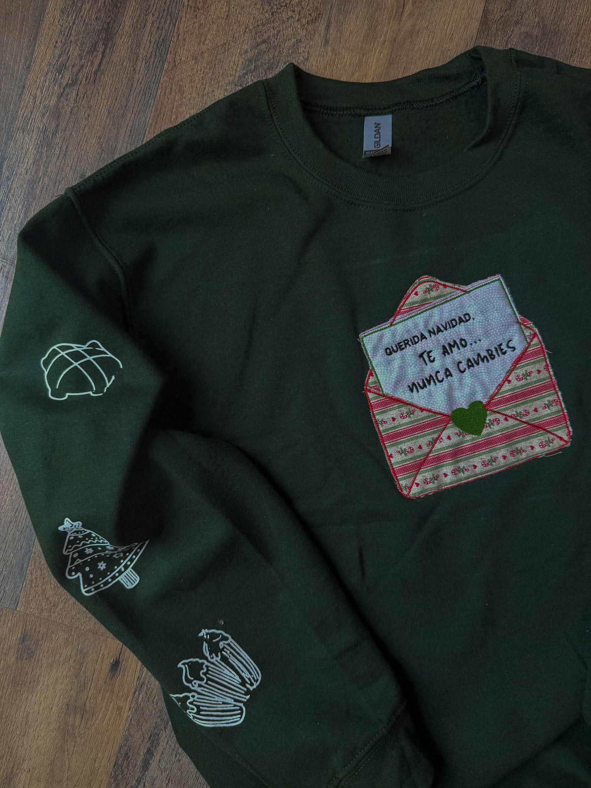 Querida Navidad Applique Embroidery Sweater